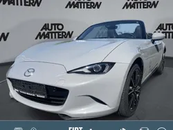 Grau Gebraucht 2024 Mazda MX5 Exclusive-Line Cabrio | 32.289 € (Fairer Preis)