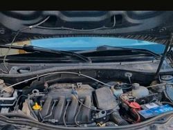 Grau Gebraucht 2010 Dacia Duster SUV | 4.900 € (Fairer Preis)