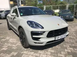 Unifarbe n.wahl farbe grau Gebraucht 2016 Porsche Macan Turbo Chrono SUV | 67.900 €