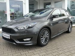Grau Gebraucht 2018 Ford Focus ST-Line Kombi | 13.790 € (Guter Preis)