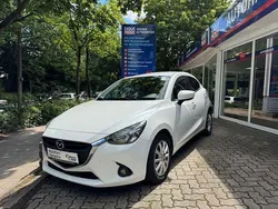 Weiß Gebraucht 2016 Mazda 2 Nakama Limousine | 7.900 € (Fairer Preis)