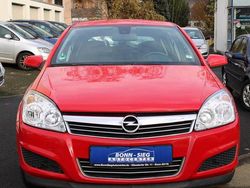 Rot Gebraucht 2007 Opel Astra Catch Me Limousine | 4.600 € (Etwas zu teuer)