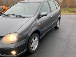 Nissan Almera Tino