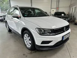 Weiß Gebraucht 2017 VW Tiguan Trendline SUV | 15.950 € (Guter Preis)