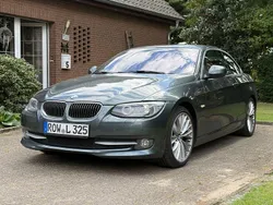 Grün Gebraucht 2010 BMW 325 Cabriolet M Sport Cabrio | 11.999 € (Fairer Preis)