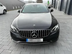 Schwarz Gebraucht 2019 Mercedes E200 Limousine | 26.799 € (Etwas zu teuer)