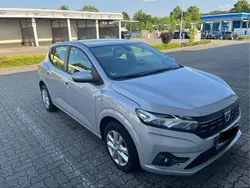 Grau Gebraucht 2022 Dacia Sandero Kleinwagen | 10.500 € (Guter Preis)