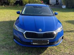 Blau Gebraucht 2023 Skoda Octavia Tour Kombi | 25.399 € (Guter Preis)