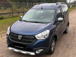Blau Gebraucht 2019 Dacia Dokker Celebration Van / Kleinbus | 6.900 € (Guter Preis)