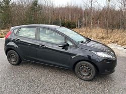 Schwarz Gebraucht 2010 Ford Fiesta Limousine | 3.340 € (Fairer Preis)
