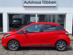 Vulcanorot Gebraucht 2019 Toyota Yaris Club Kleinwagen | 13.990 € (Fairer Preis)