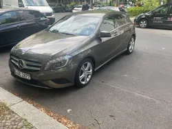 Gold Gebraucht 2013 Mercedes A180 Urban Limousine | 10.850 € (Fairer Preis)