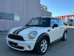Weiß Gebraucht 2010 Mini ONE Kleinwagen | 4.990 €