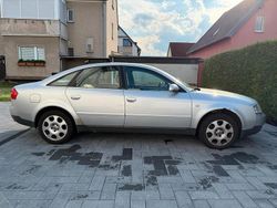 Silber Gebraucht 2001 Audi A6 Limousine | 800 €