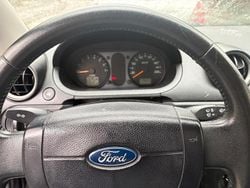 Grau Gebraucht 2003 Ford Fiesta Limousine | 1.000 € (Guter Preis)