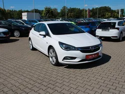 Weiß Gebraucht 2017 Opel Astra Dynamic Limousine | 15.900 € (Fairer Preis)