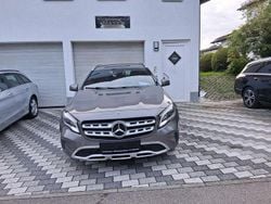 Mountaingrau (metallic) Gebraucht 2020 Mercedes GLA180 Progressive SUV | 22.898 € (Guter Preis)