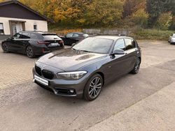 Grau Gebraucht 2019 BMW 118 Sport Line Kleinwagen | 14.900 € (Fairer Preis)