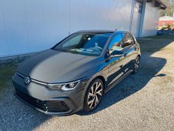 Grau Gebraucht 2024 VW Golf VIII R-line Limousine | 35.900 € (Teuer)