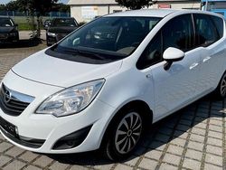Weiß Gebraucht 2010 Opel Meriva Edition Van / Kleinbus | 4.800 € (Etwas zu teuer)