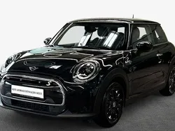 Midnight black ii Gebraucht 2022 Mini Cooper SE Classic Kleinwagen | 18.890 € (Fairer Preis)
