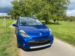 Blau Gebraucht 2009 Renault Clio II Dynamique Limousine | 2.500 € (Etwas zu teuer)