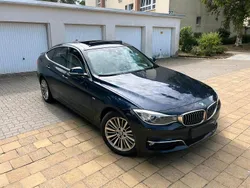 Blau Gebraucht 2015 BMW 320 Luxury Line Limousine | 13.500 € (Teuer)