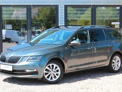 Grau Gebraucht 2020 Skoda Octavia Tour Kombi | 16.399 € (Etwas zu teuer)
