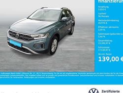 Blau Gebraucht 2024 VW T-Roc Life SUV | 22.802 € (Guter Preis)