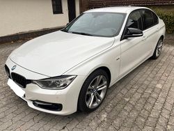 Weiß Gebraucht 2014 BMW 320 Luxury Line Limousine | 11.200 € (Guter Preis)