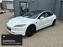Weiß Gebraucht 2024 Tesla Model 3 Limousine | 38.500 € (Fairer Preis)