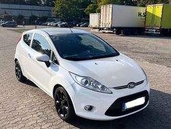 Weiß Gebraucht 2012 Ford Fiesta Titanium Kleinwagen | 3.500 € (Etwas zu teuer)