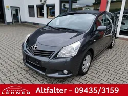 Grau Gebraucht 2012 Toyota Verso Travel Van / Kleinbus | 3.590 € (Fairer Preis)