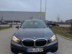 Grau Gebraucht 2019 BMW 118 Comfort Edition Kleinwagen | 15.900 € (Fairer Preis)