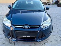 Blau Gebraucht 2013 Ford Focus Ambiente Kombi | 2.900 € (Guter Preis)