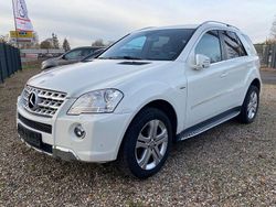 Weiß Gebraucht 2011 Mercedes ML300 AMG SUV | 18.900 €