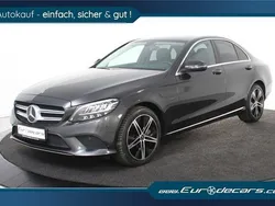 Grau (metallic) Gebraucht 2021 Mercedes C300e Avantgarde Limousine | 28.850 € (Fairer Preis)