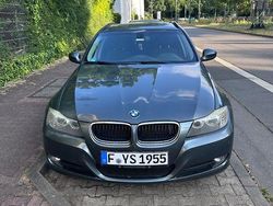Schwarz Gebraucht 2010 BMW 320 Kombi | 7.999 € (Etwas zu teuer)