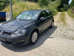 Grau Gebraucht 2014 VW Golf VII Trendline Limousine | 7.400 € (Guter Preis)