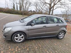 Braun Gebraucht 2008 Mercedes B150 Van / Kleinbus | 2.450 € (Superpreis)