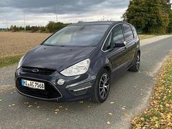 Grau Gebraucht 2014 Ford S-MAX Titanium Van / Kleinbus | 8.900 € (Fairer Preis)