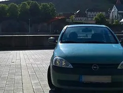 Grün Gebraucht 2000 Opel Corsa Kleinwagen | 500 € (Superpreis)