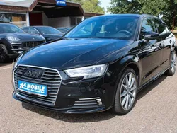 Schwarz Gebraucht 2019 Audi A3 Sportback e-tron S-Line Limousine | 19.999 € (Guter Preis)