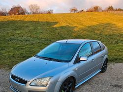 Blau Gebraucht 2006 Ford Focus Limousine | 499 € (Guter Preis)