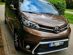 Braun Gebraucht 2022 Toyota Proace Team Van | 35.499 € (Teuer)