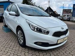 Weiß Gebraucht 2014 Kia Ceed Kleinwagen | 7.490 € (Fairer Preis)