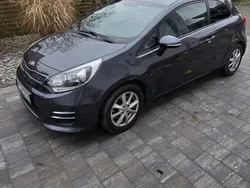 Grau Gebraucht 2015 Kia Rio Spirit Limousine | 8.500 € (Fairer Preis)