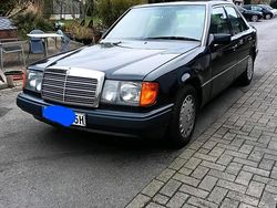 Blau Gebraucht 1992 Mercedes E300 Limousine | 3.000 €