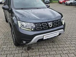 Grau comete Gebraucht 2020 Dacia Duster Celebration SUV | 15.650 € (Fairer Preis)