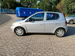Silber Gebraucht 2003 Toyota Yaris Sol Limousine | 4.599 € (Teuer)